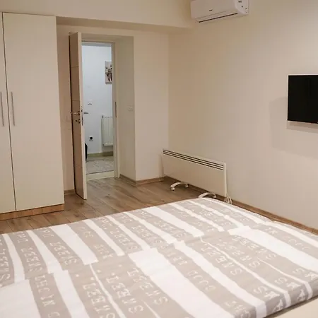 Διαμέρισμα - Located, Calm & Super Tidy *