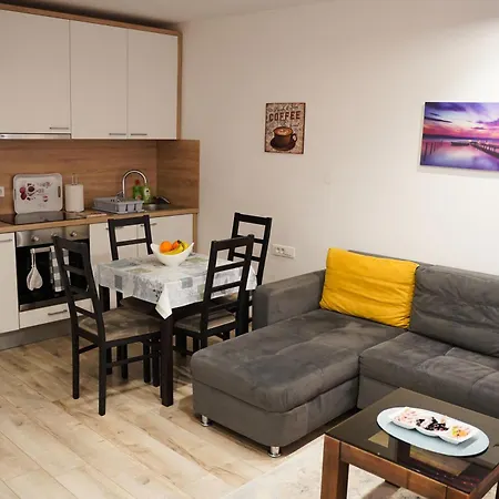 - Located, Calm & Super Tidy Apartamento
