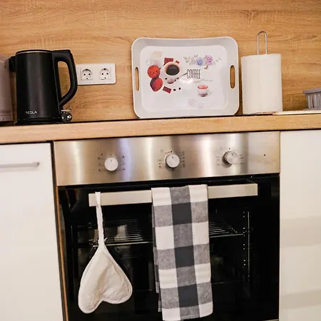 Apartman - Located, Calm & Super Tidy